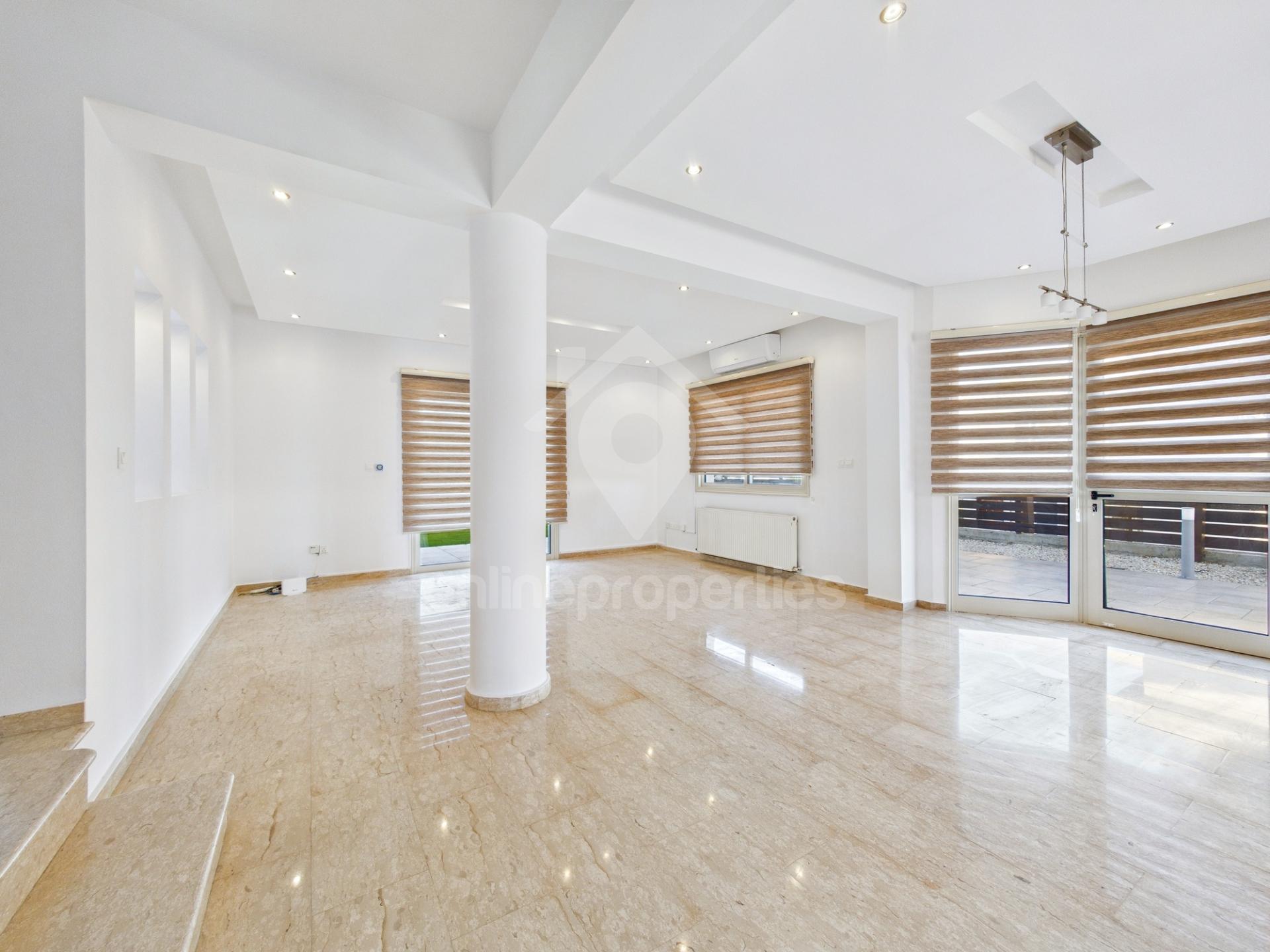 To change image, hover mouse over thumbnails below