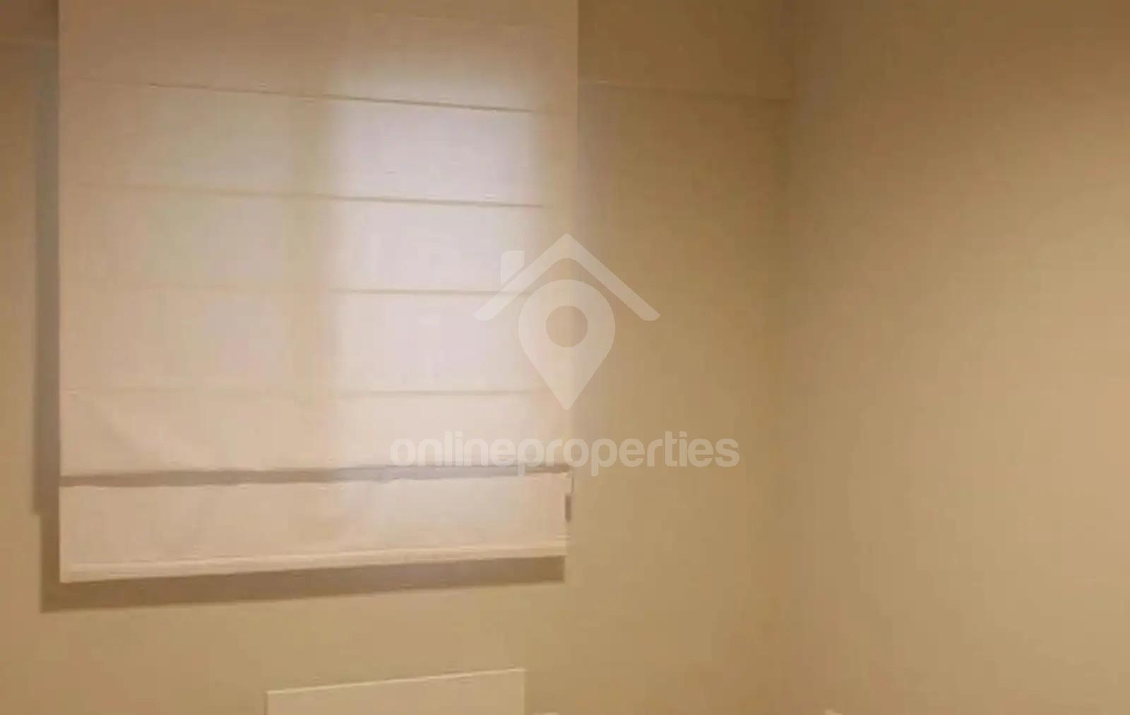 To change image, hover mouse over thumbnails below