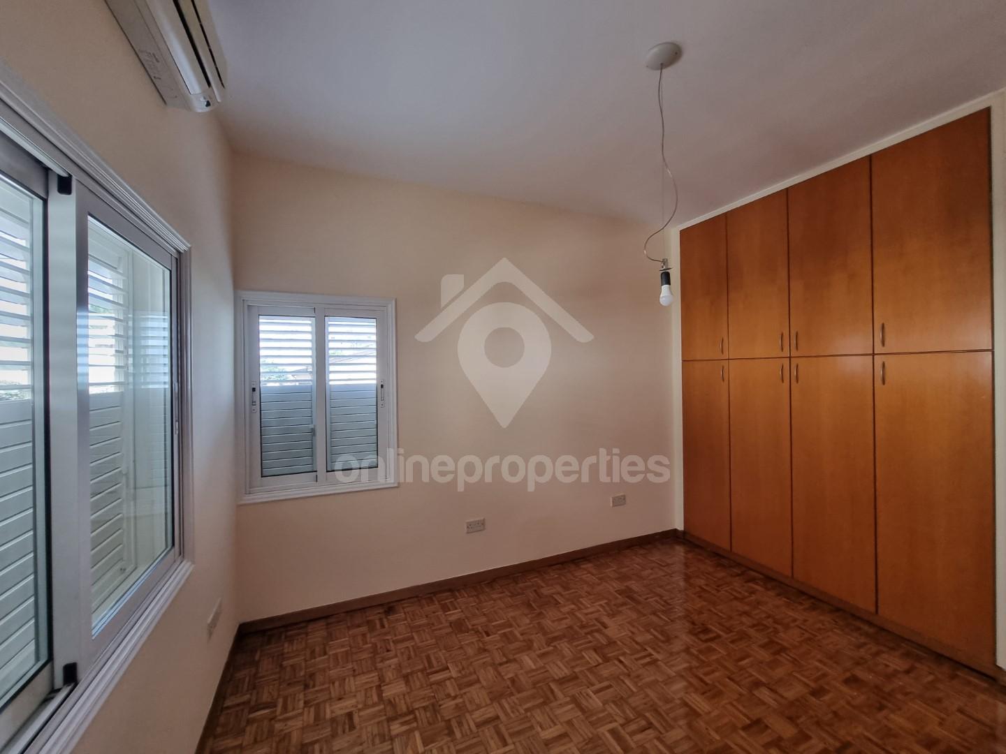 To change image, hover mouse over thumbnails below