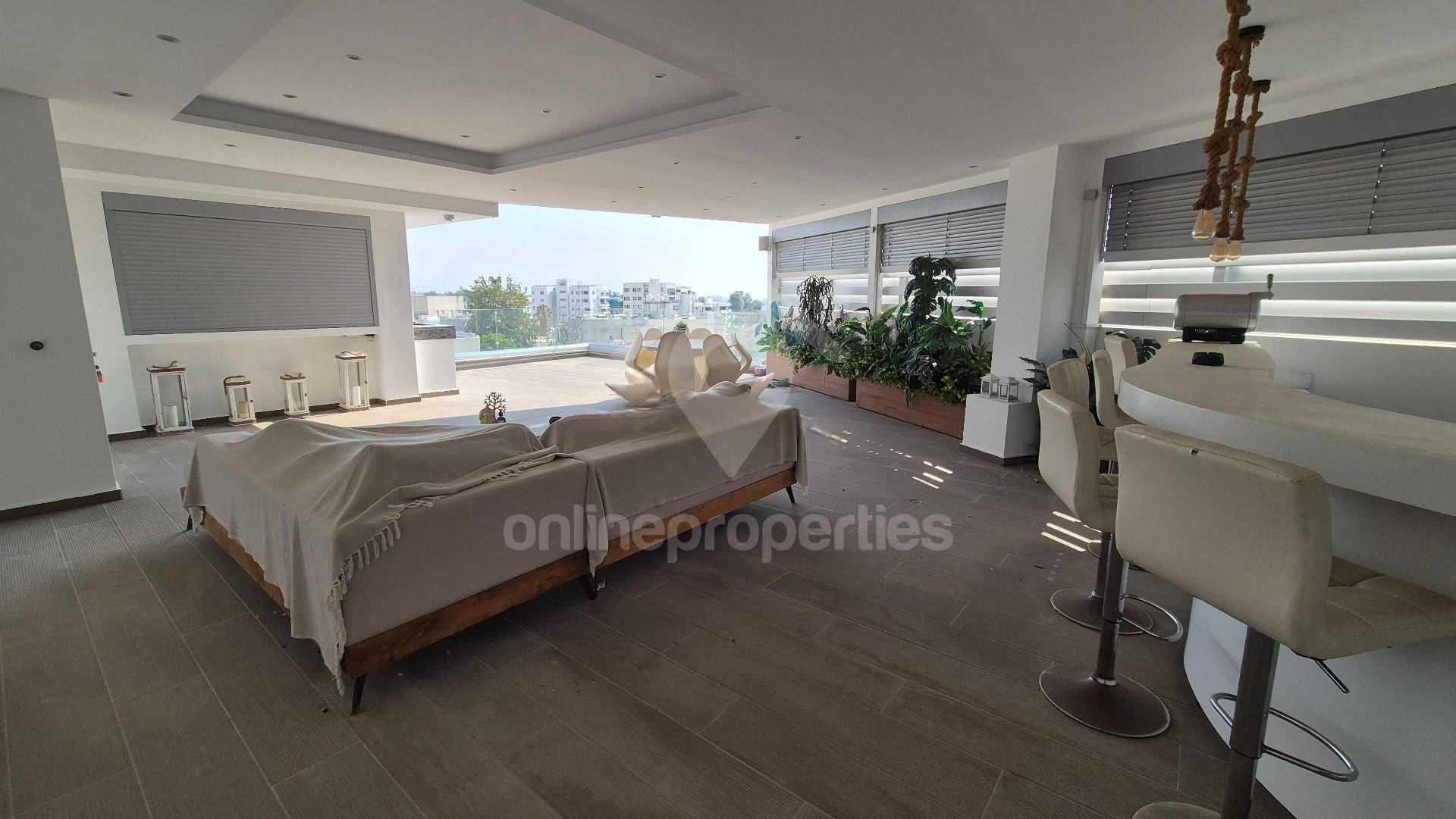 To change image, hover mouse over thumbnails below