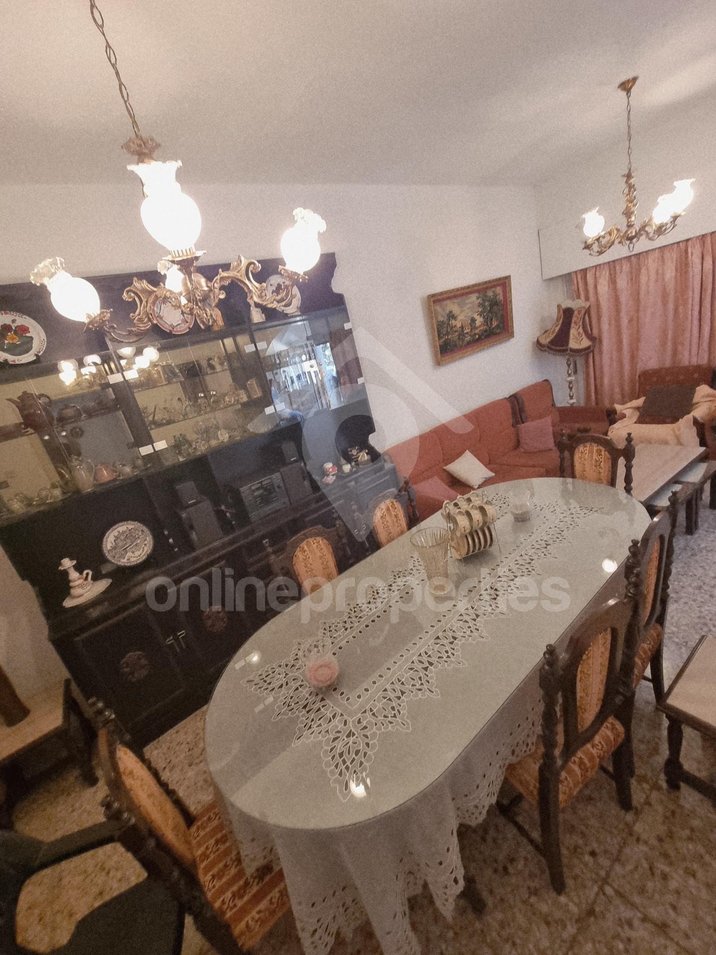 To change image, hover mouse over thumbnails below