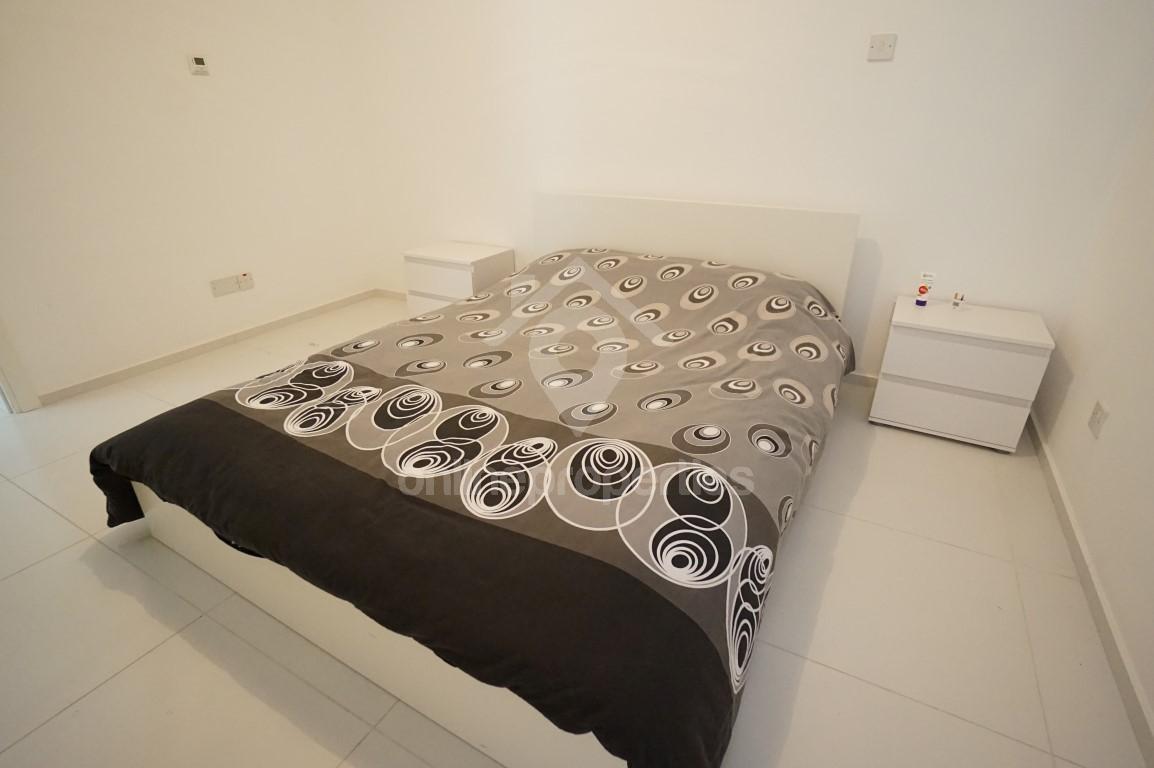 To change image, hover mouse over thumbnails below