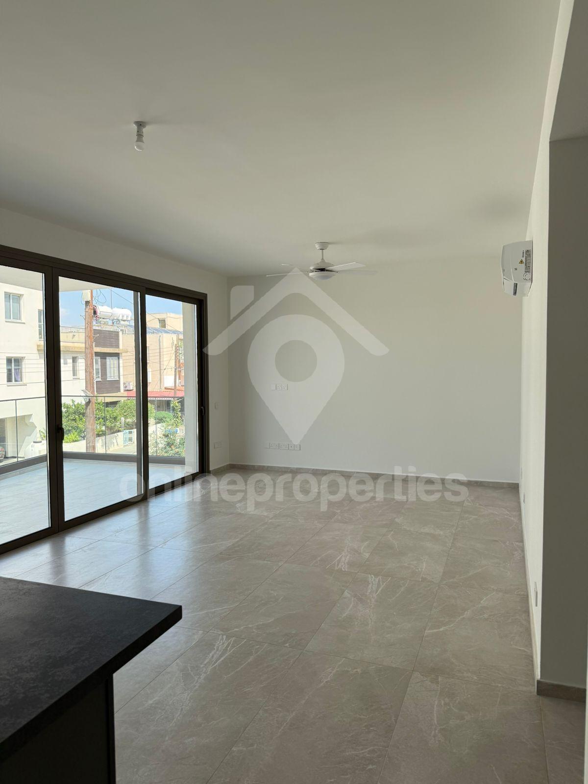 To change image, hover mouse over thumbnails below