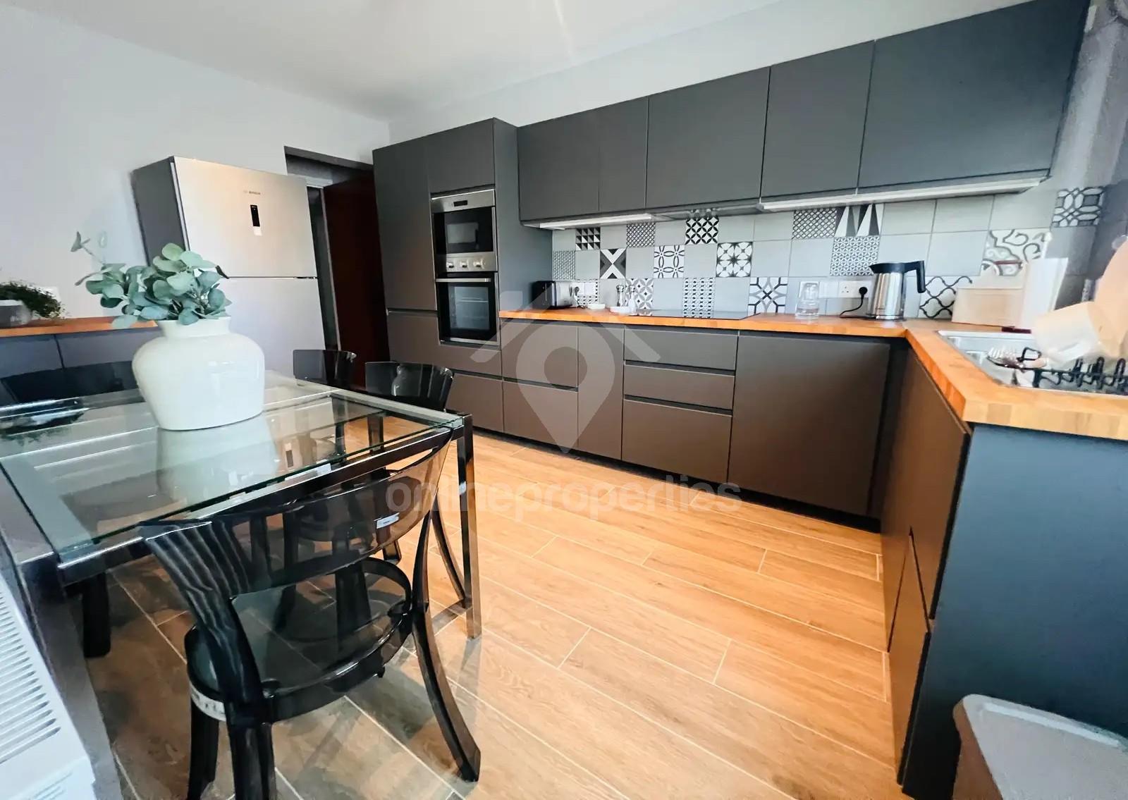 To change image, hover mouse over thumbnails below