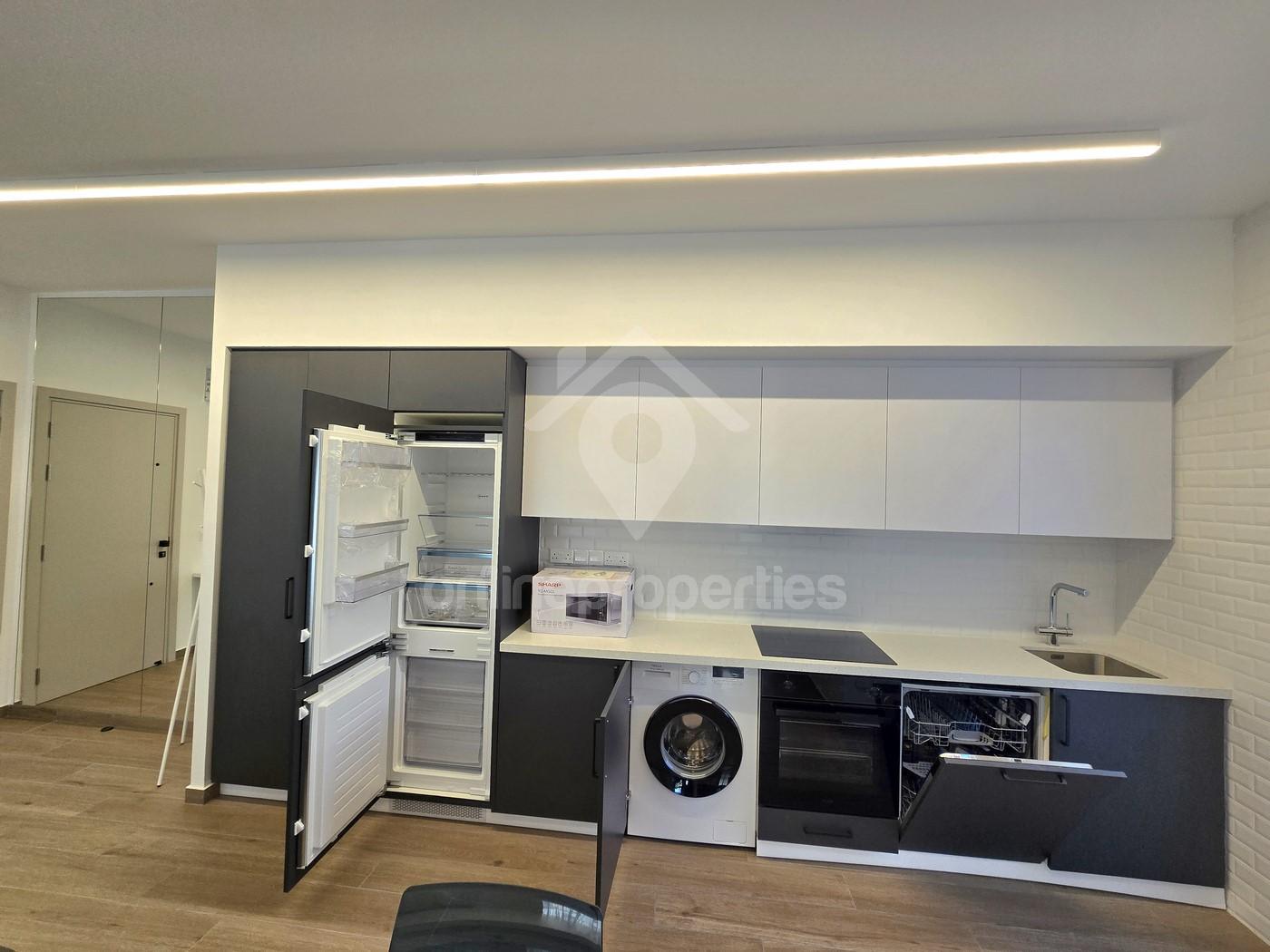 To change image, hover mouse over thumbnails below