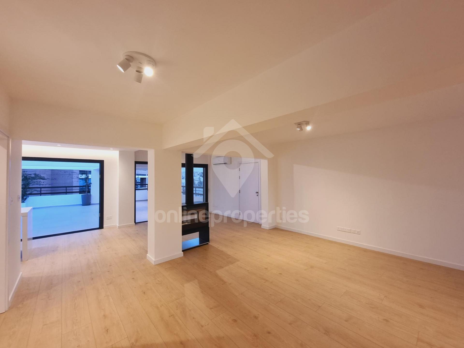 To change image, hover mouse over thumbnails below