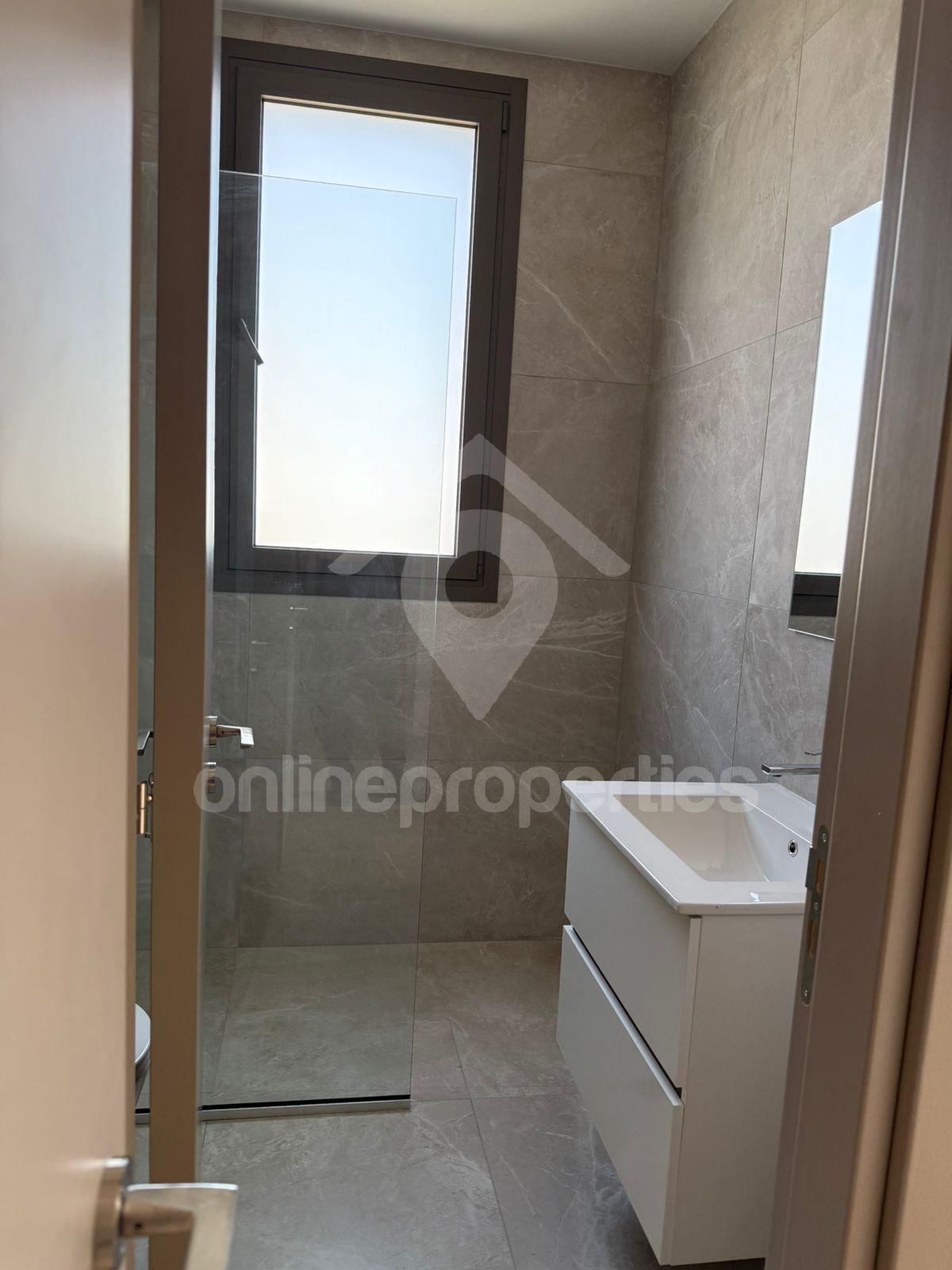 To change image, hover mouse over thumbnails below