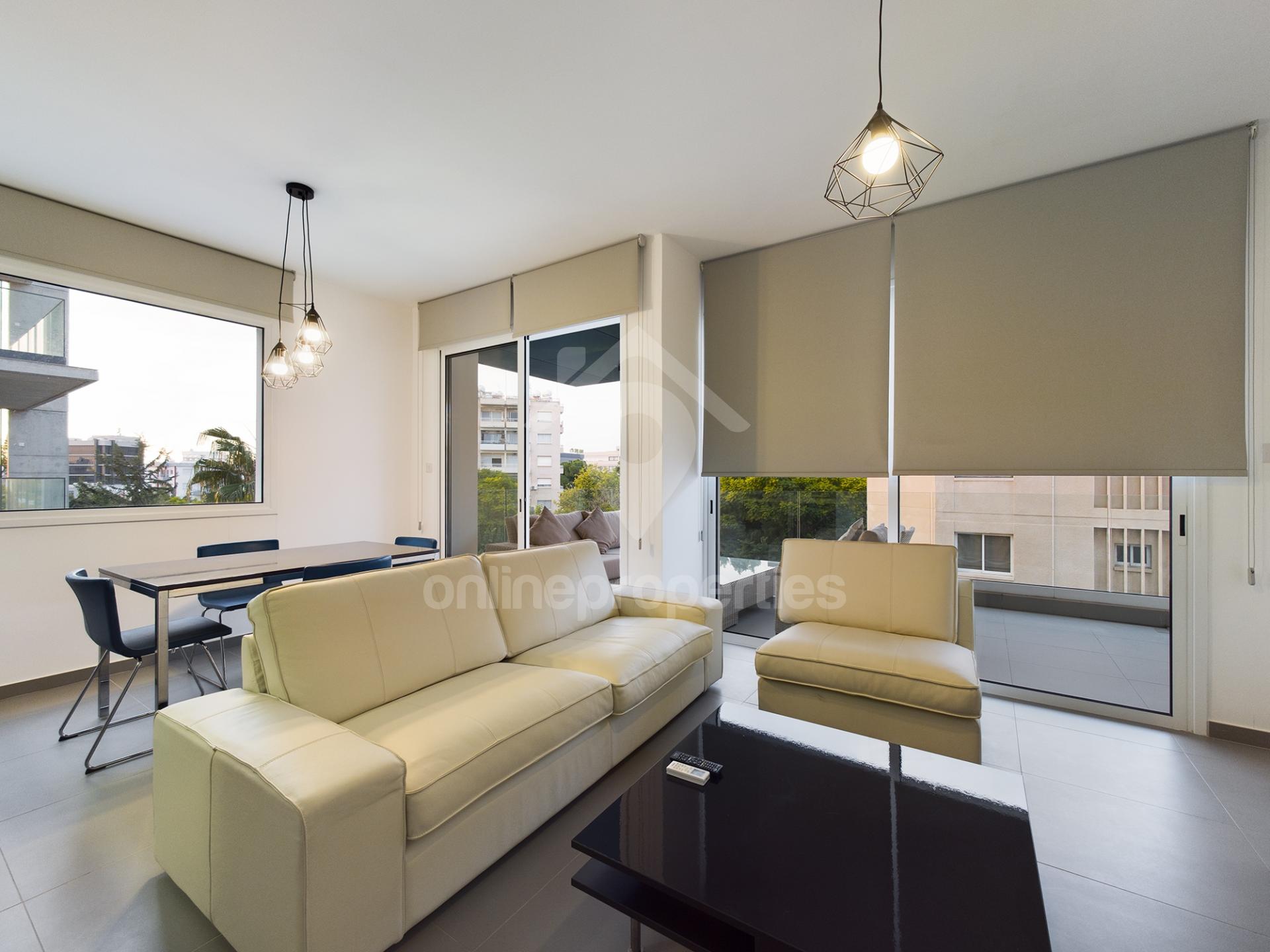 To change image, hover mouse over thumbnails below