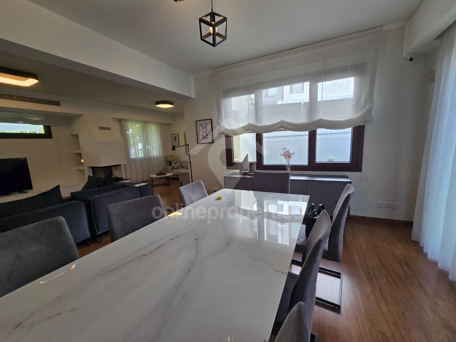 To change image, hover mouse over thumbnails below