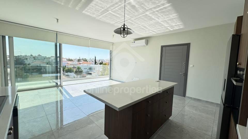 To change image, hover mouse over thumbnails below