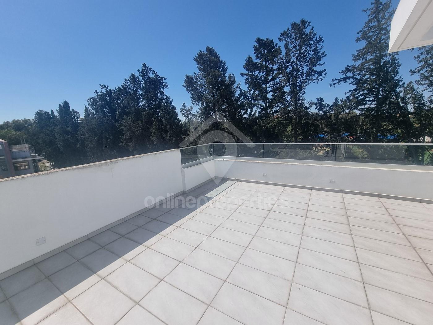 To change image, hover mouse over thumbnails below