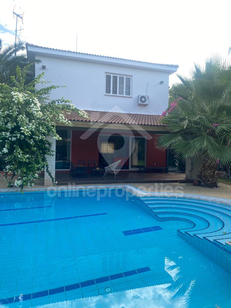 To change image, hover mouse over thumbnails below