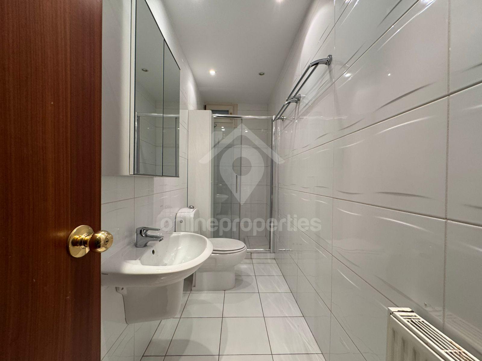 To change image, hover mouse over thumbnails below