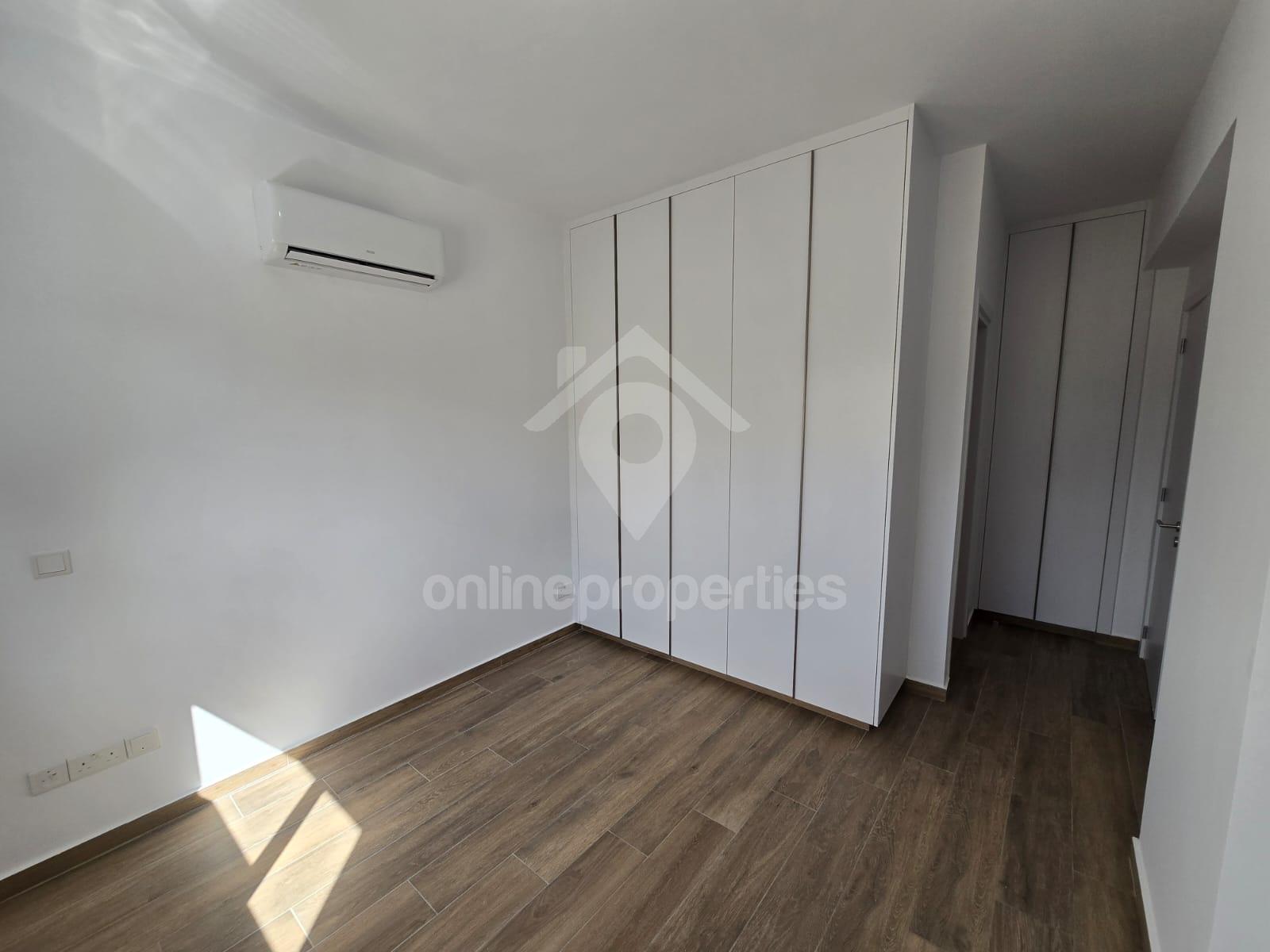 To change image, hover mouse over thumbnails below