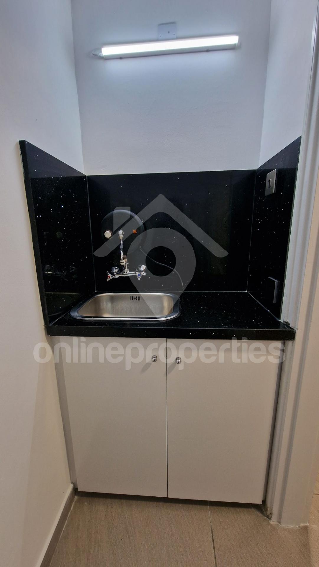 To change image, hover mouse over thumbnails below