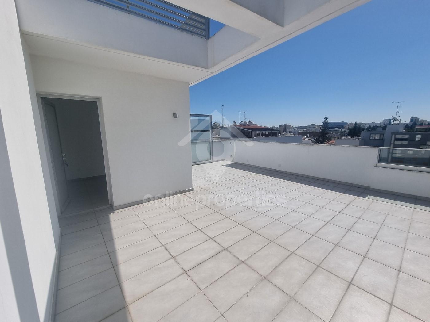 To change image, hover mouse over thumbnails below