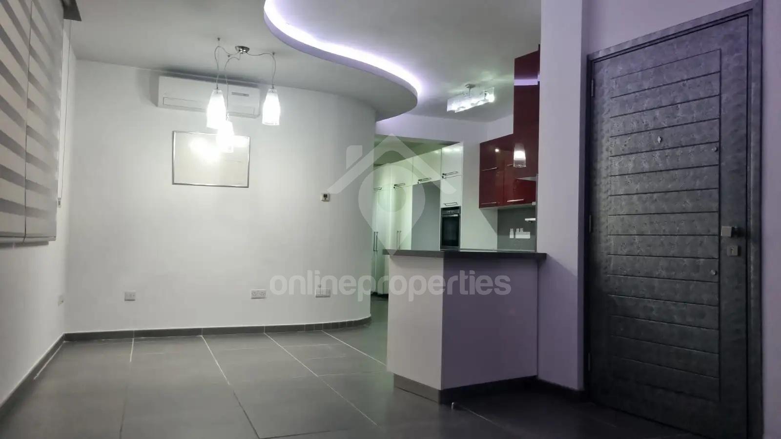 To change image, hover mouse over thumbnails below