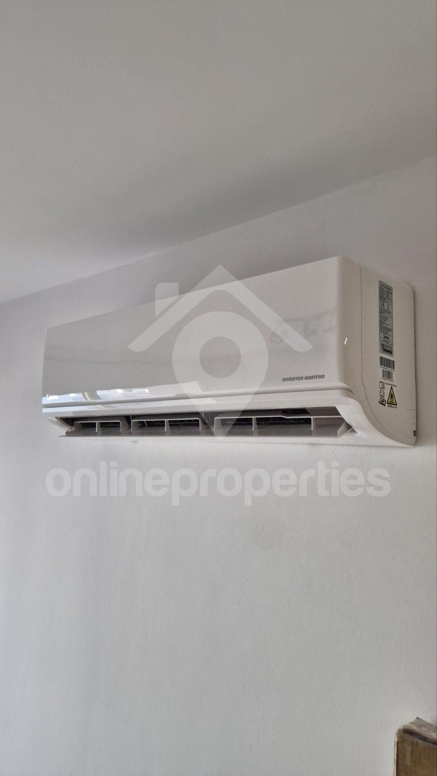 To change image, hover mouse over thumbnails below