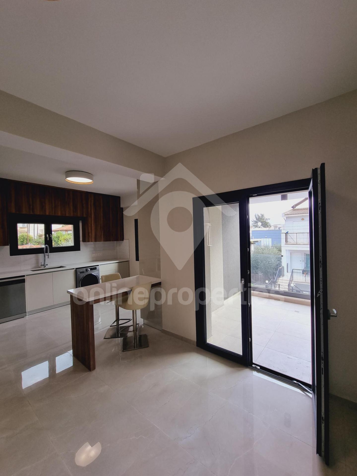 To change image, hover mouse over thumbnails below