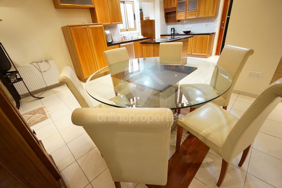 To change image, hover mouse over thumbnails below