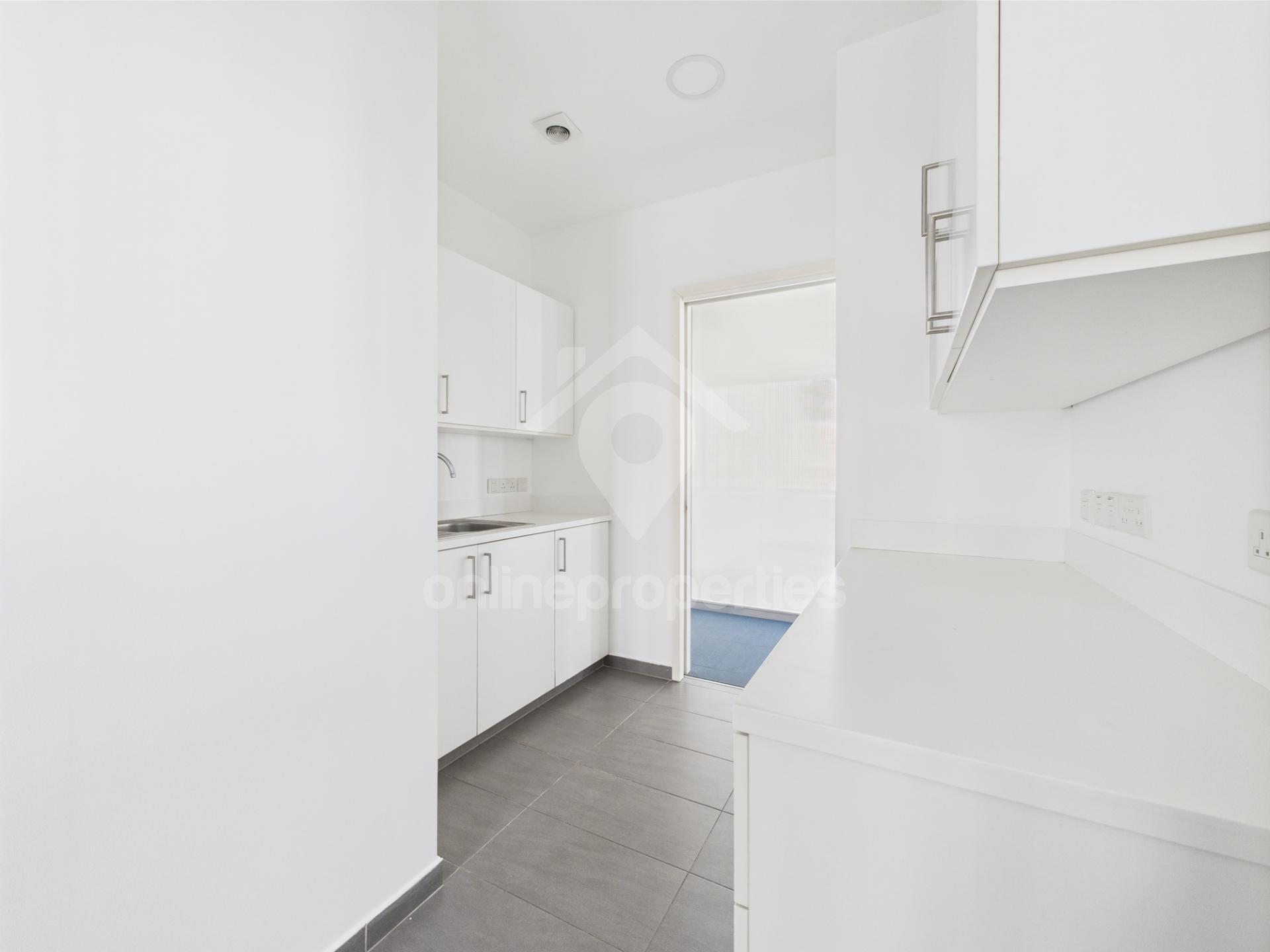 To change image, hover mouse over thumbnails below