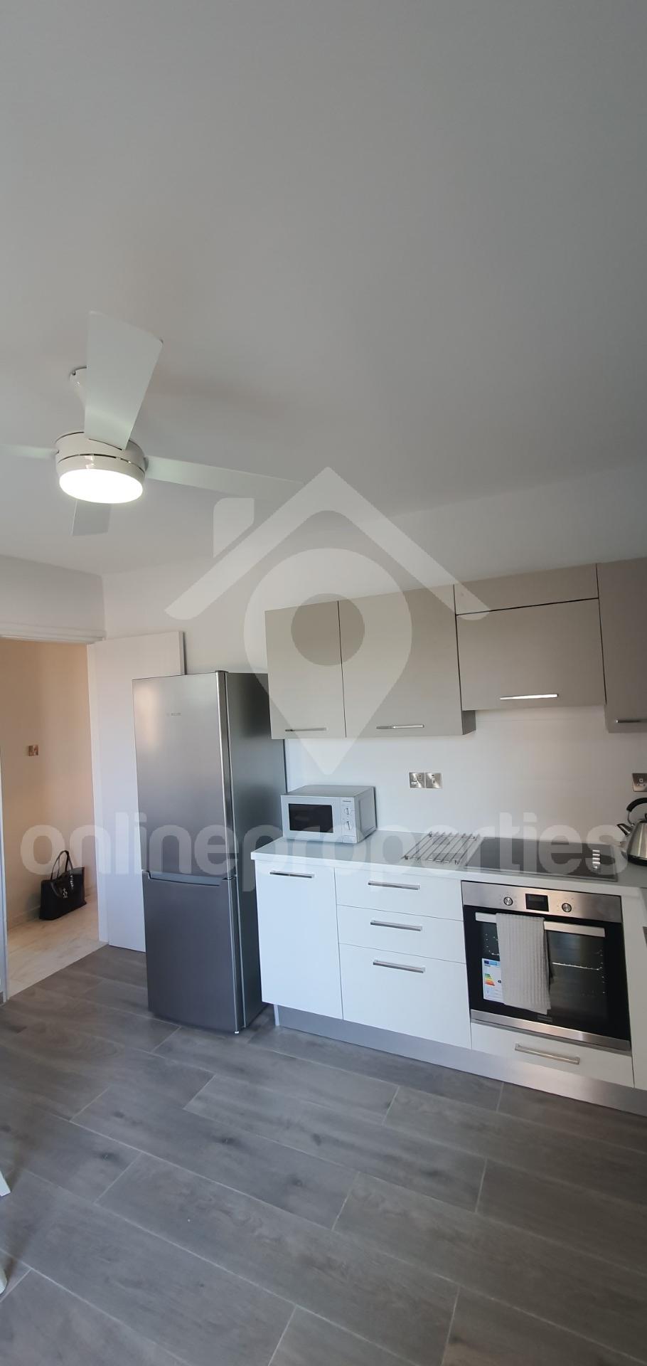 To change image, hover mouse over thumbnails below