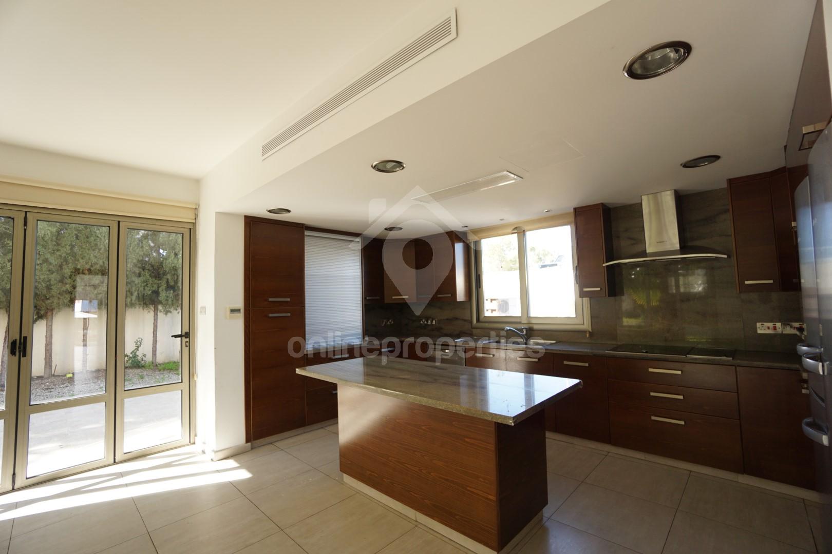 To change image, hover mouse over thumbnails below