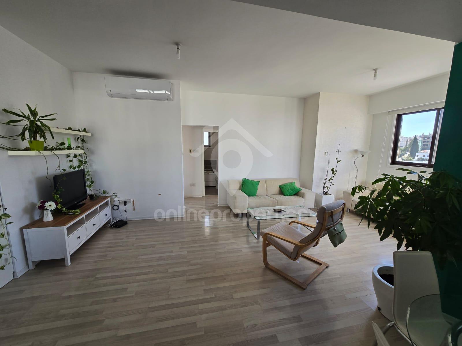 To change image, hover mouse over thumbnails below