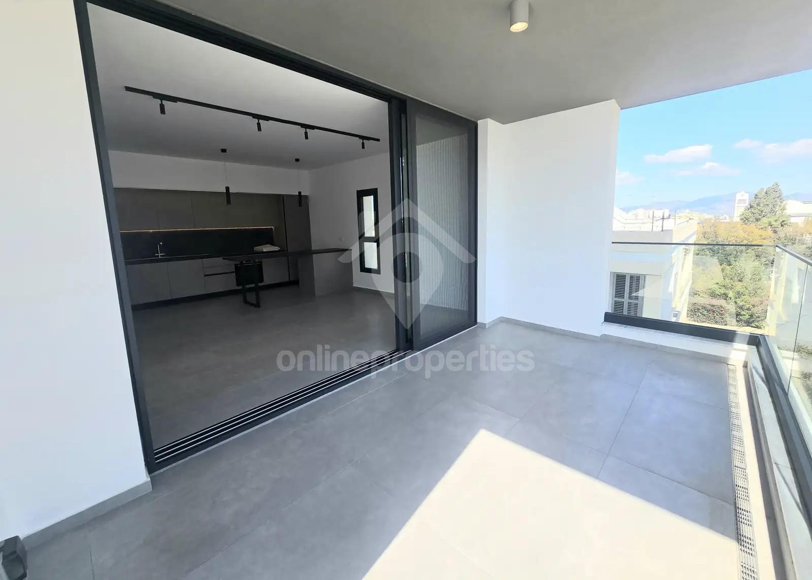 To change image, hover mouse over thumbnails below