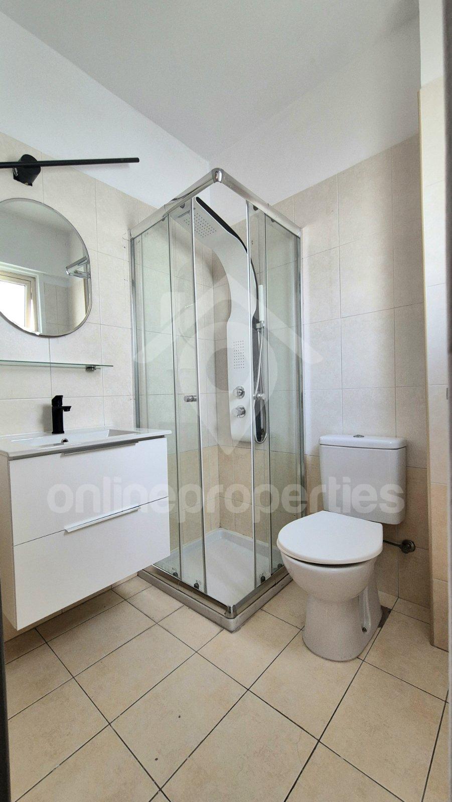 To change image, hover mouse over thumbnails below