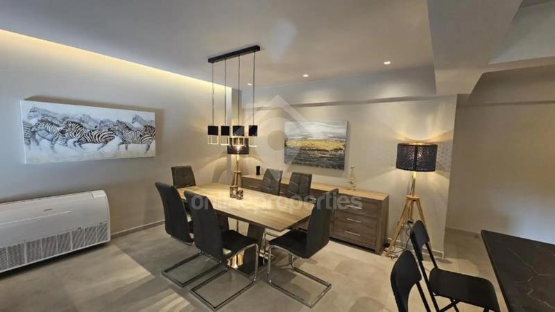 To change image, hover mouse over thumbnails below