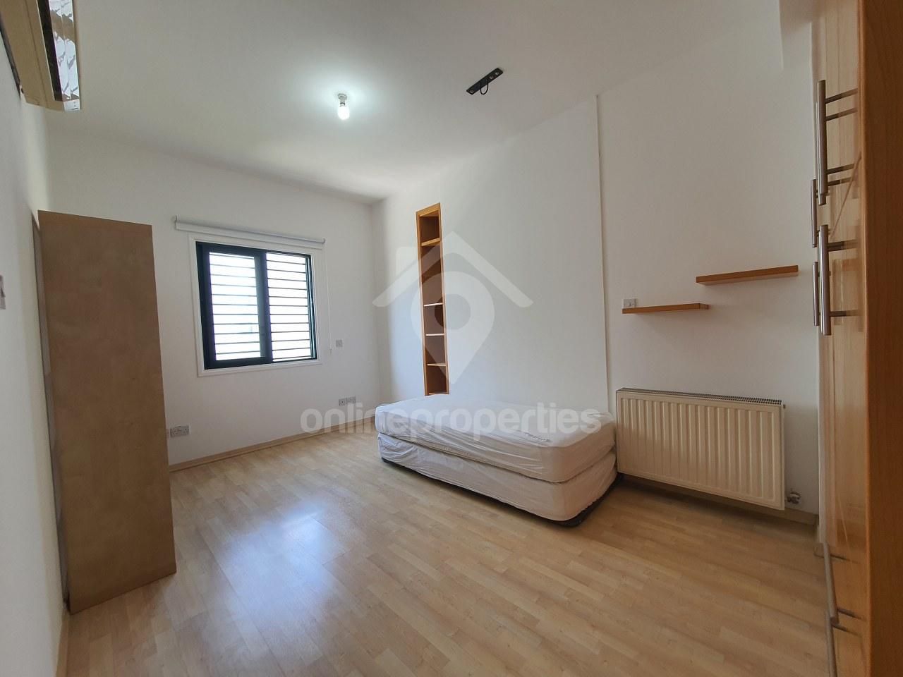 To change image, hover mouse over thumbnails below