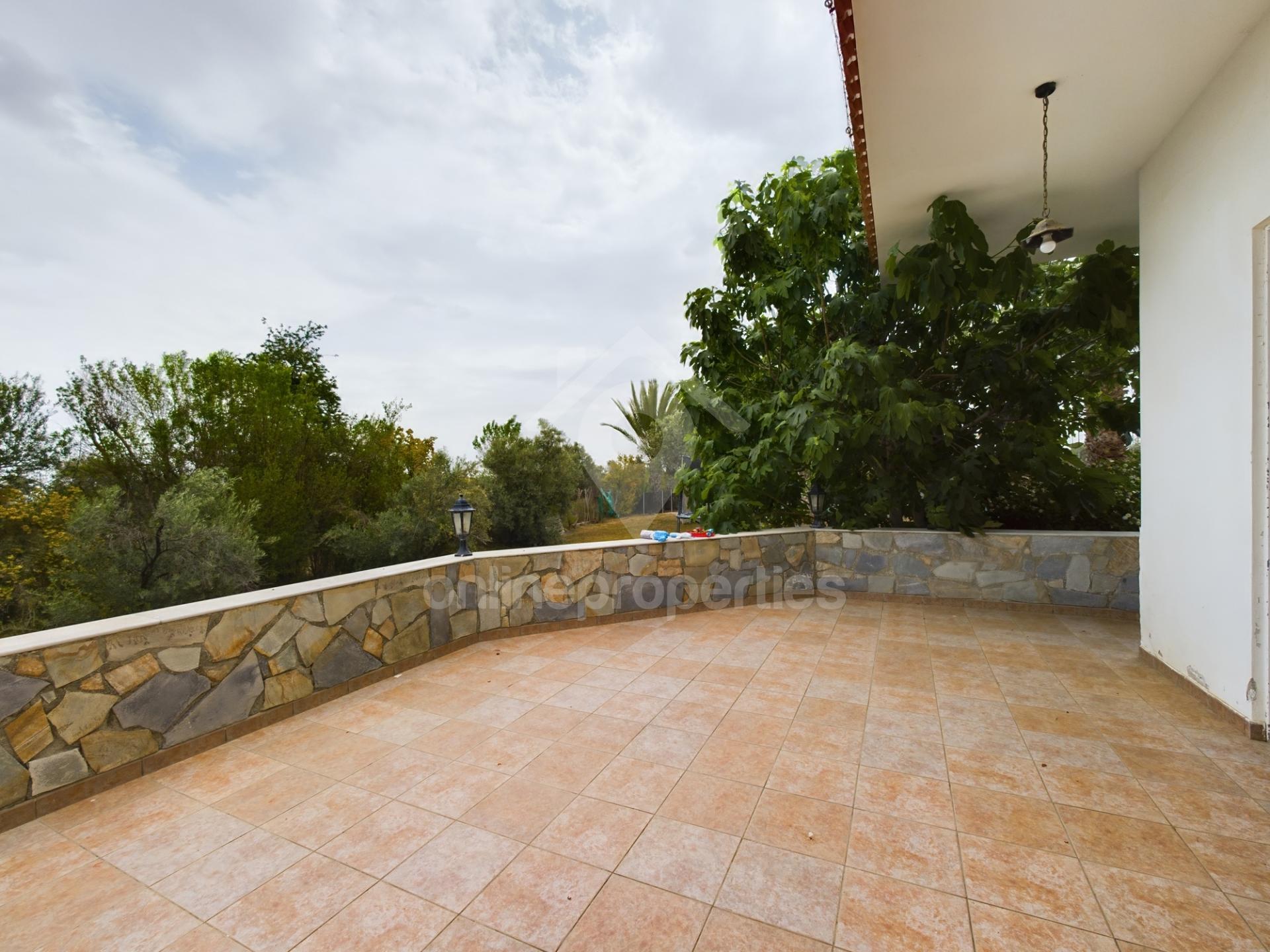 To change image, hover mouse over thumbnails below