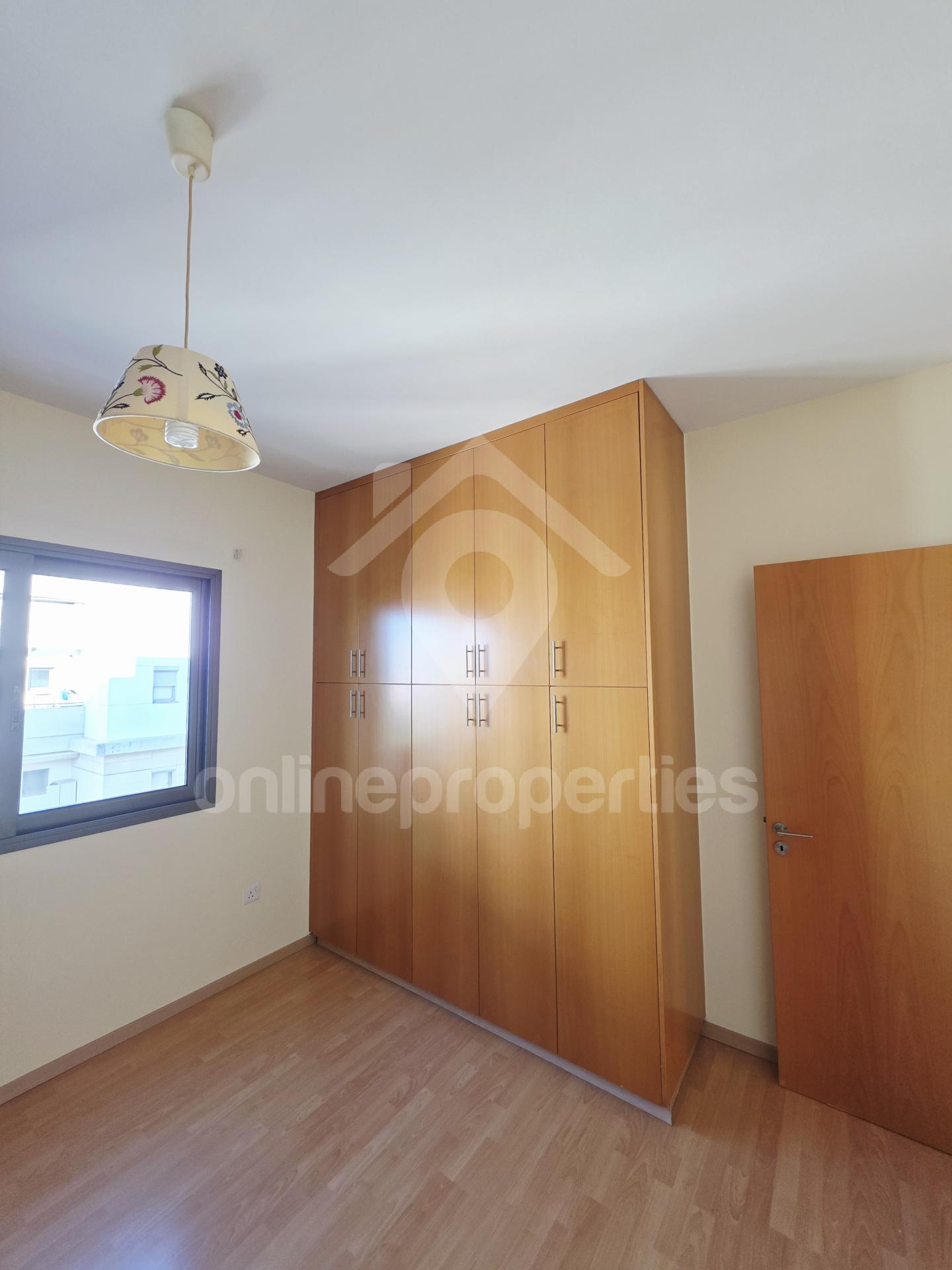 To change image, hover mouse over thumbnails below