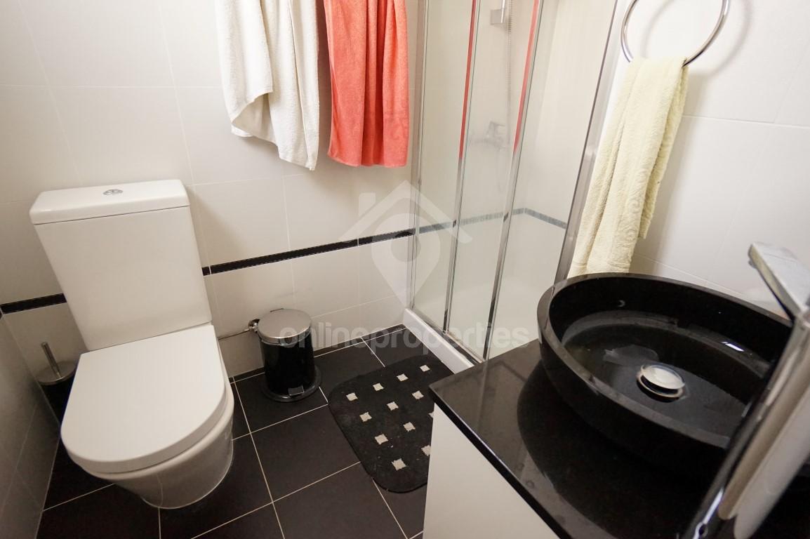 To change image, hover mouse over thumbnails below