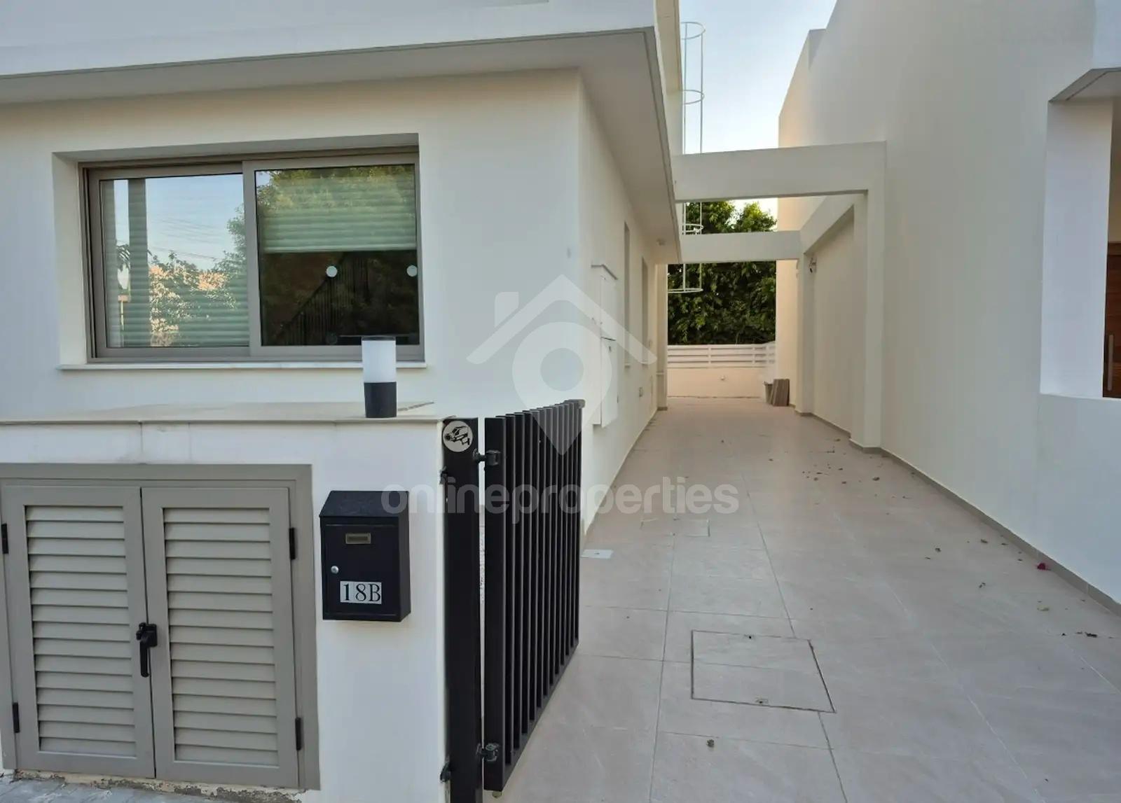 To change image, hover mouse over thumbnails below