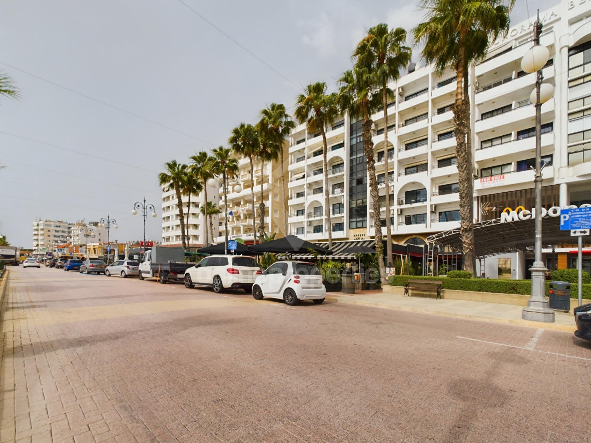 First line one bedroom apartment Finnikoudes