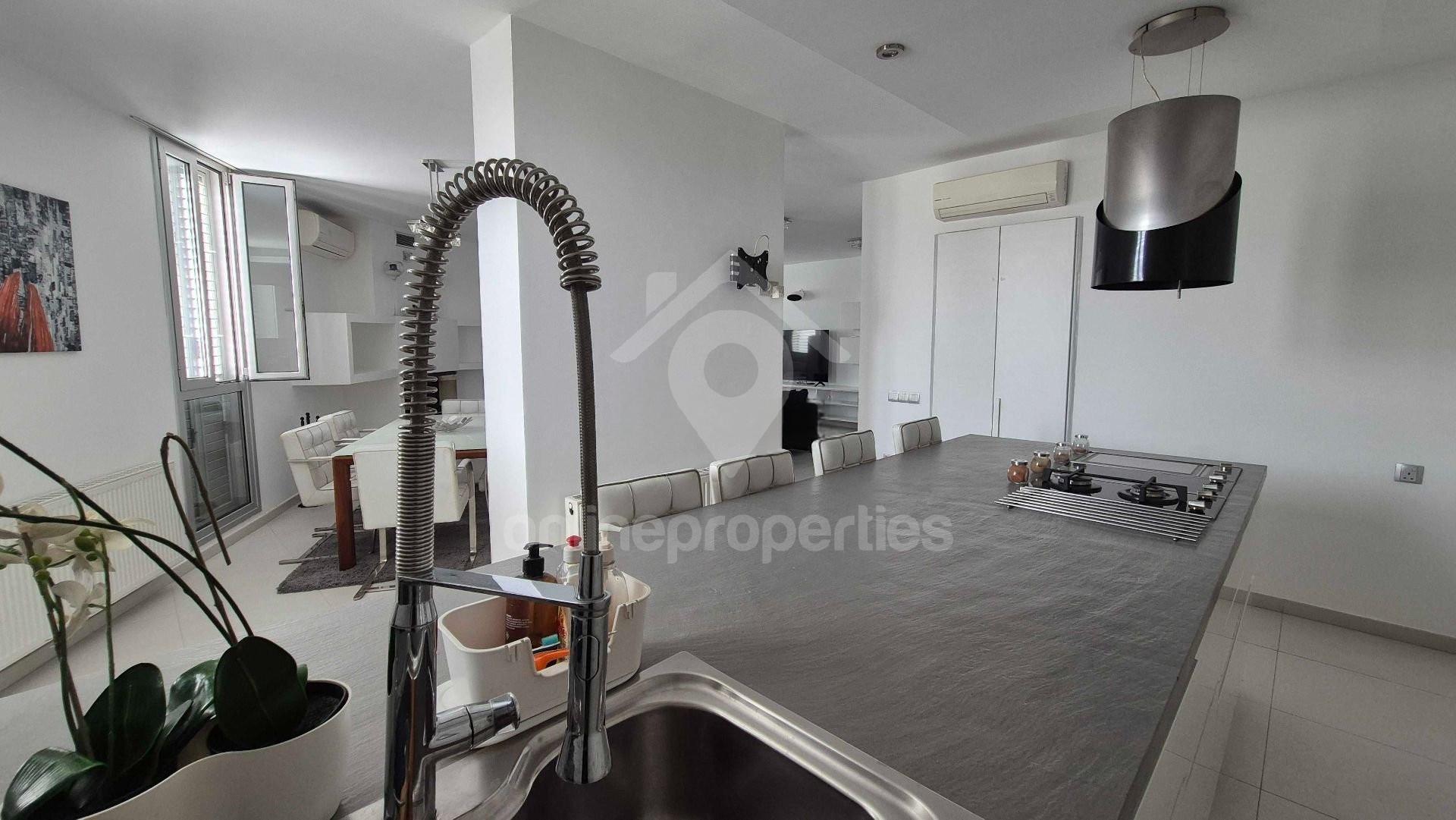 To change image, hover mouse over thumbnails below