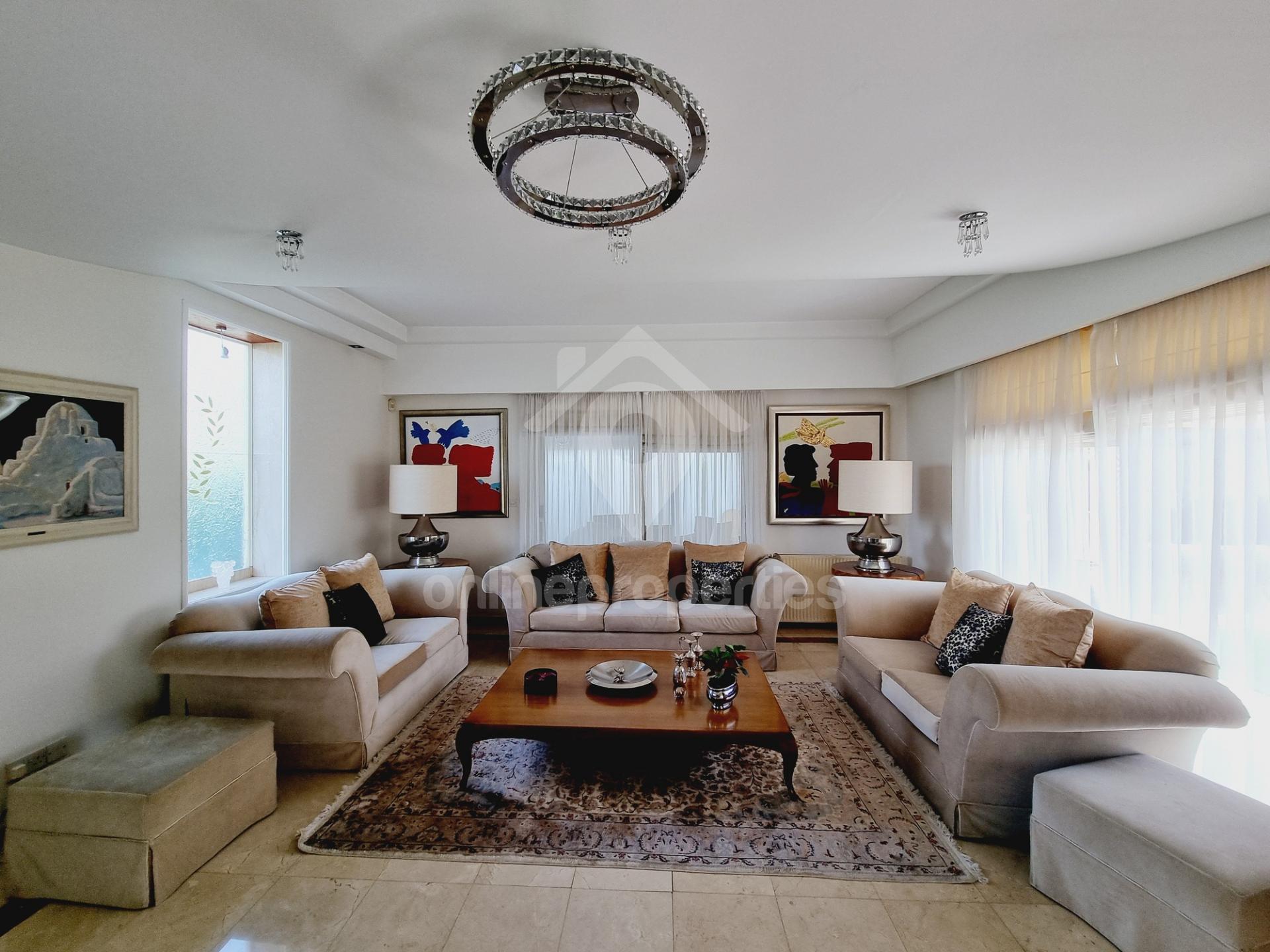 To change image, hover mouse over thumbnails below