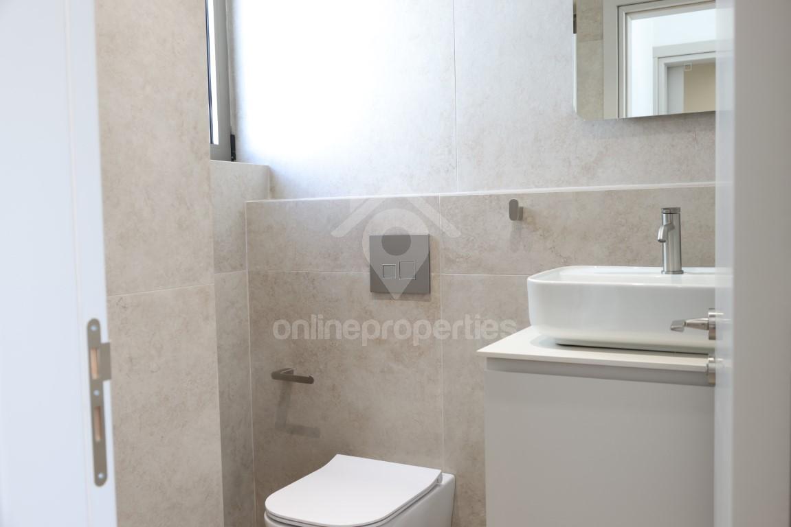 To change image, hover mouse over thumbnails below