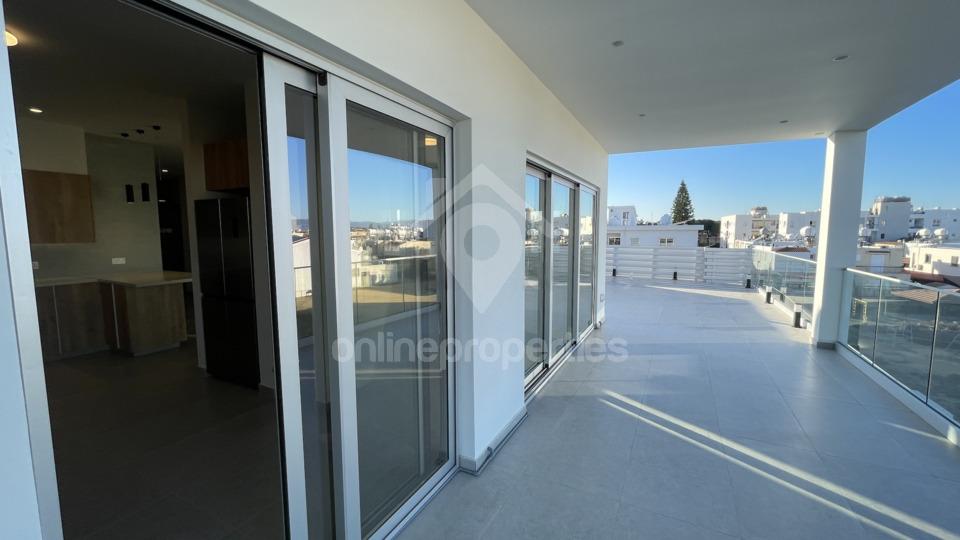 To change image, hover mouse over thumbnails below